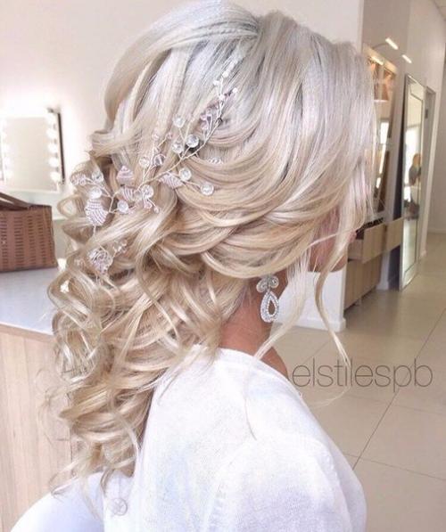 Прическа невесты: рекомендации и советы по подбору свадебной прически. 02