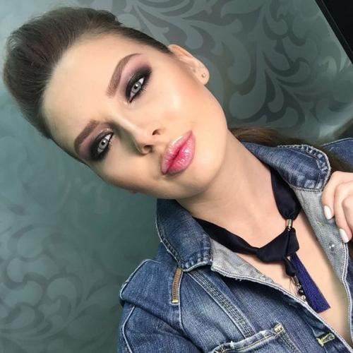 Нашим клиентам знакомо то чувство, когда встаешь с кресла нашего визажиста Алевтины и все будто сговорились: какой взгляд? 02