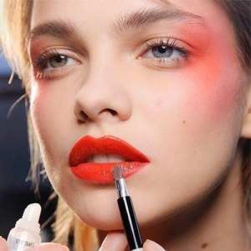 Следующей модной тенденцией в макияже весны 2017, о которой хочется вам поведать, - дрейпинг. 02