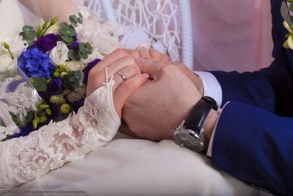 Сезон весенних свадеб в этом году открыли Лена и Максим). 02 Сезон весенних свадеб в этом году открыли Лена и Максим). 02