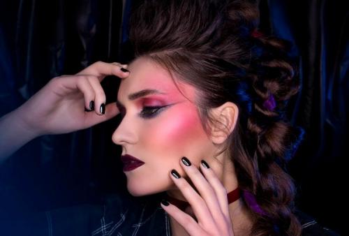 Следующей модной тенденцией в макияже весны 2017, о которой хочется вам поведать, - дрейпинг. 04