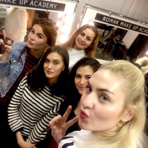 Доброго дня вам желает вечерняя группа, с преподавателем Татьяной Виноградовой?