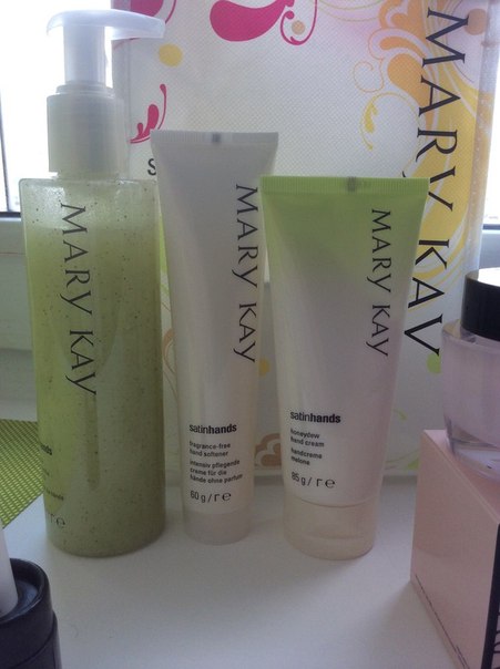 Каждой женщине хочется иметь ухоженные руки ежедневно занимаясь домашними делами, сохранить большую красоту рук непросто, но возможно. 01 Каждой женщине хочется иметь ухоженные руки ежедневно занимаясь домашними делами, сохранить большую красоту рук непросто, но возможно. 01