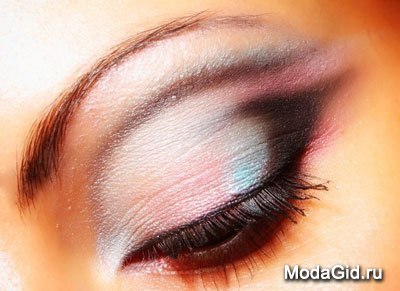 Техника нанесения макияжа «Птичка». 02