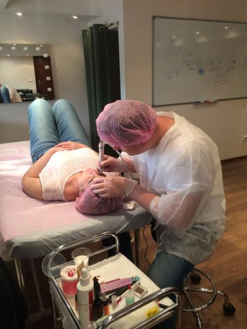 Мы приглашаем вас пройти профессиональное обучение перманентному макияжу и микроблейдингу в московской школе перманентного макияжа Colibri. 02 Мы приглашаем вас пройти профессиональное обучение перманентному макияжу и микроблейдингу в московской школе перманентного макияжа Colibri. 02