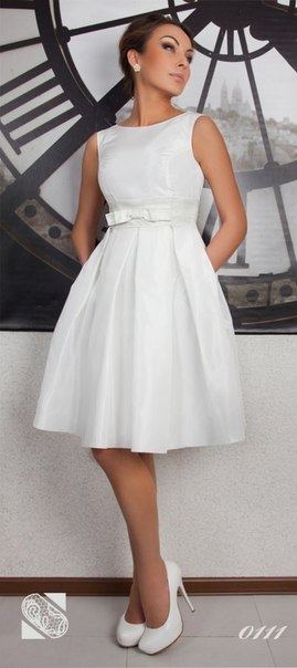 Киньте пожалуйста фото макияжа и прически которые подойдут к светлому платью. 01