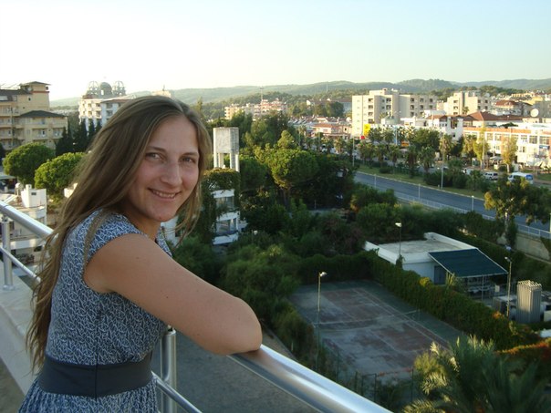 Привет, девочки). Визажист из меня не очень хороший, сразу скажу). 02