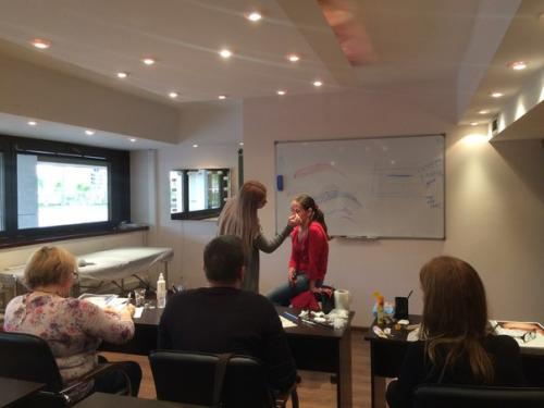 Мы приглашаем вас пройти профессиональное обучение перманентному макияжу и микроблейдингу в московской школе перманентного макияжа Colibri. 03 Мы приглашаем вас пройти профессиональное обучение перманентному макияжу и микроблейдингу в московской школе перманентного макияжа Colibri. 03