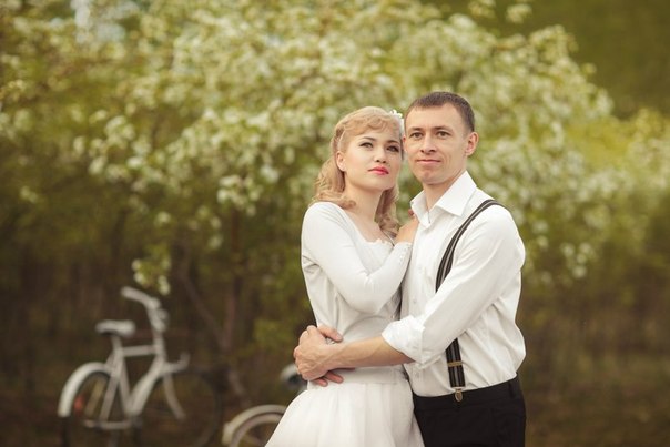 Винтаж.  Винтажный стиль оформления свадебного торжества сейчас на пике популярности, не сдаст он своих позиций и в нынешнем году. 03