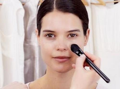 Последний тренд сезона - едва заметный макияж, подчеркивающий свежесть и безупречность твоей кожи. 01 Последний тренд сезона - едва заметный макияж, подчеркивающий свежесть и безупречность твоей кожи. 01