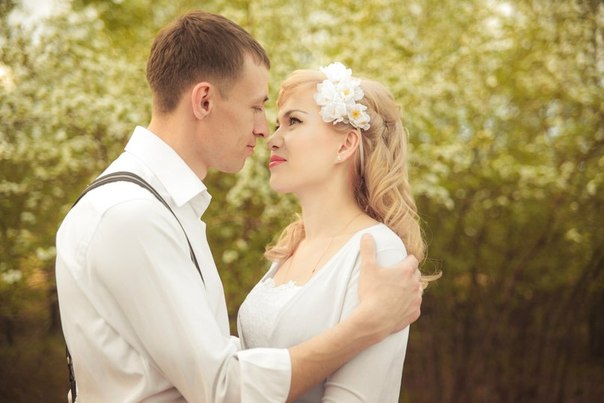 Винтаж.  Винтажный стиль оформления свадебного торжества сейчас на пике популярности, не сдаст он своих позиций и в нынешнем году. 04