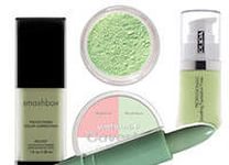 Однажды, будучи в гостях у своей знакомой, обнаружила на ее белом столике в комнате высокую груду косметики и множество всевозможных коробочек, разнообразных карандашей и прочих предметов Декоративки (так знакомая называет декоративную косметику. 04