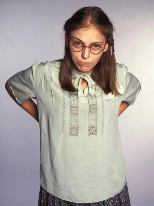 Предстать перед людьми королевой, клоуном или серой мышкой - решать только тебе. 02