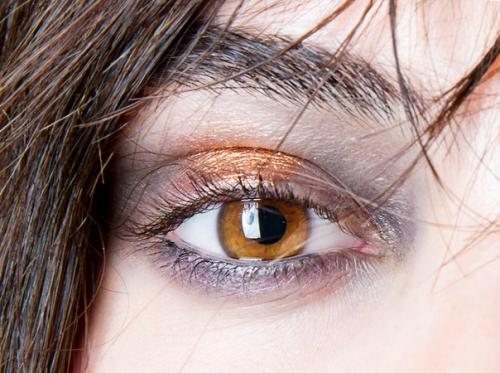 В продолжение темы о модных трендах в макияже 2017. 01