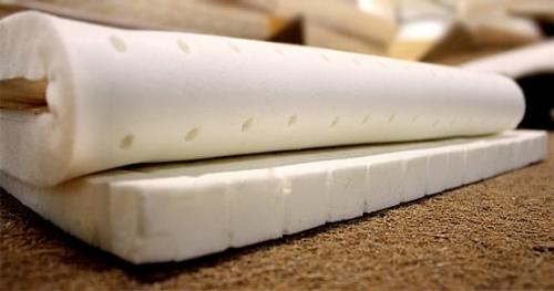 Регулярно высыпаться получается не у всех и не всегда. 03