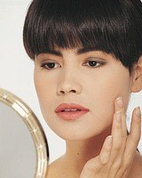 Мастерская красоты. Тоник применяют до очищения лица или после. Мастерская красоты. Тоник применяют до очищения лица или после.