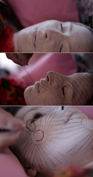 Свадебные традиции у каждого нового народа свои, к полному примеру, боснийские девушки из области джупа, проживающие в Косово, идут под венец в очень необычном макияже. 01