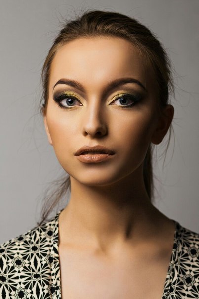 Дорогие визажисты! Мы приглашаем вас повысить свою квалификацию и овладеть новой методикой выполнения салонного макияжа. 01 Дорогие визажисты! Мы приглашаем вас повысить свою квалификацию и овладеть новой методикой выполнения салонного макияжа. 01