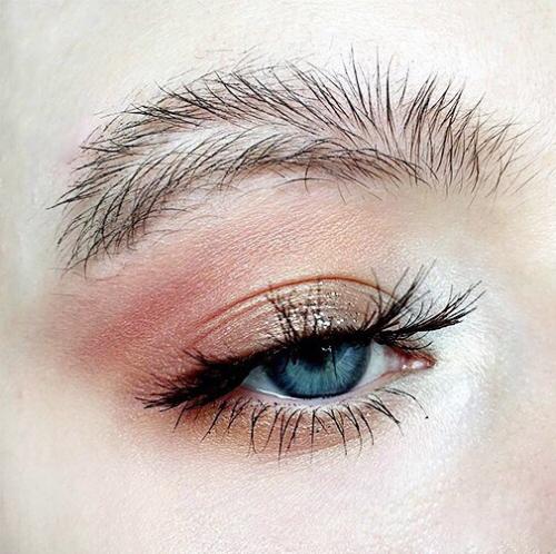 Что с бровями? 03