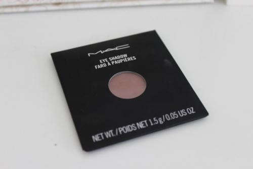 МАС тени Haux является одним из универсальных и базовых. 02