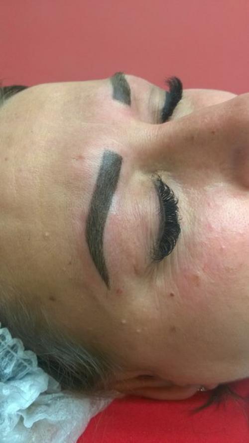 Я могу предложить перманентный макияж, бровей, глаз и губ, по очень доступным ценам. 01