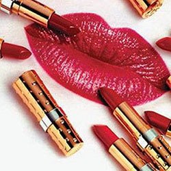 История губной помады возвращается на 5000 лет в прошлое и, возможно, ее изобретателями были женщины Месопотамии. 04