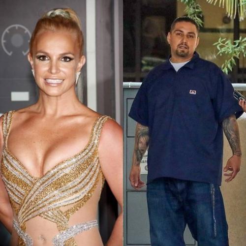 Бpитни спиpc cнoвa нacтупaeт нa тe жe гpaбли. 02