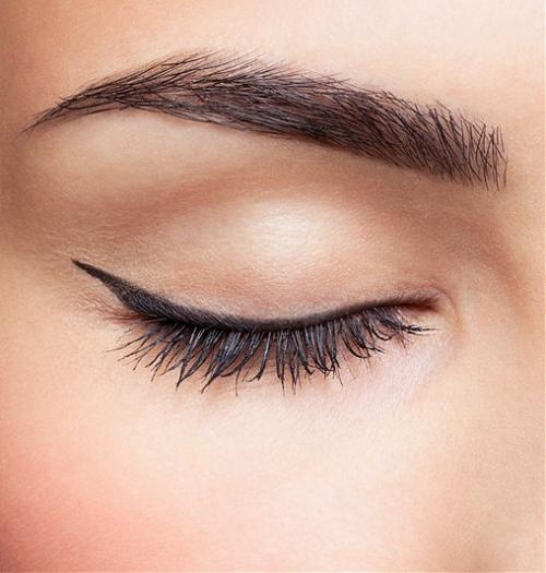 Оформление бровей в студии красоты и загара Ямайка. 01 Оформление бровей в студии красоты и загара Ямайка. 01