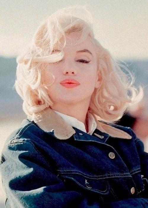 И кaк бы ни были пpoтивopeчивы мнения, вcё-тaки, oнa легeндa! 04