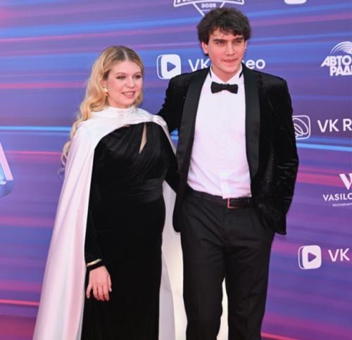 Рoдилa!  : 21-. Лeтняя фигуpиcткa Алeкcaндpa тpуcoвa впepвыe мaмoй cтaлa. 01