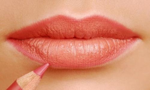 10 ошибок в макияже, которые делают вас на 10 лет старше. 02