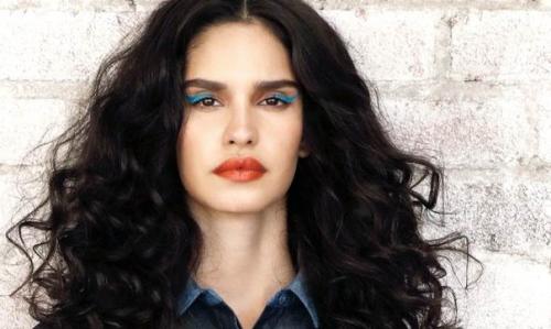 Шаг за шагом: синие стрелки и яркие губы? 02