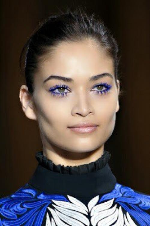 В этом сезоне у нас роман с синим цветом? 02