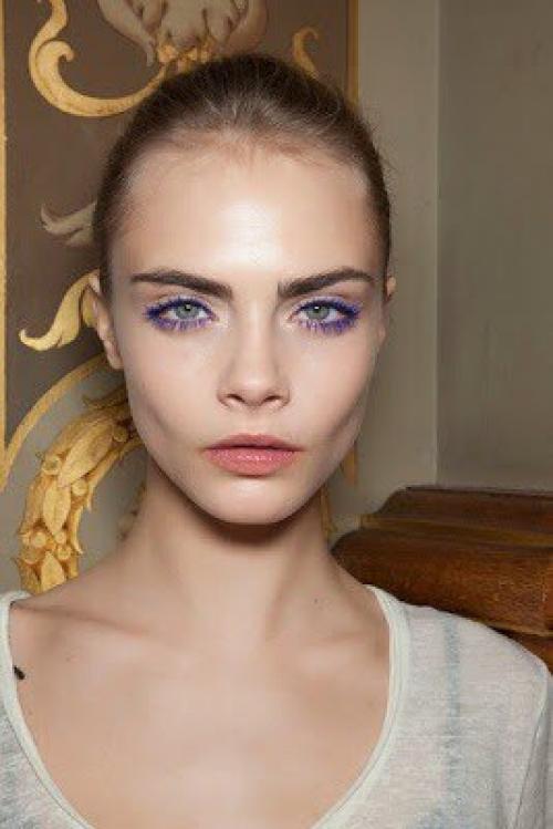 В этом сезоне у нас роман с синим цветом? 03