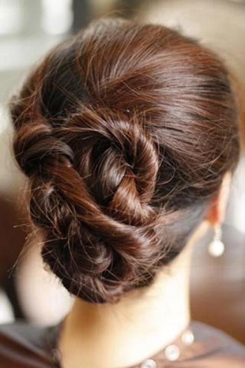 На основе жгутов.  Шаг 1: мы начнем с деления волос на 3 секции. 06