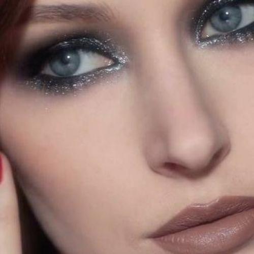 Продумываю мейк на НГ, поняла, что хочу чего-то очень дерзкого, но при этом волшебного праздничного. 05