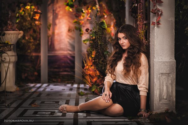 Пряча прозрачность глаз за стеклами, растрепанность волос под капюшонами мы встречаем осень …. 09