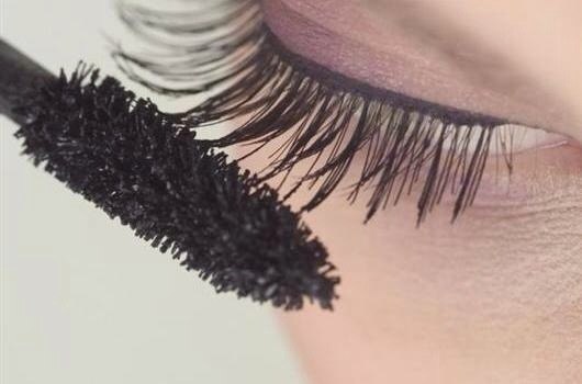 Пошаговая инструкция. Итак, как правильно красить ресницы тушью? 02