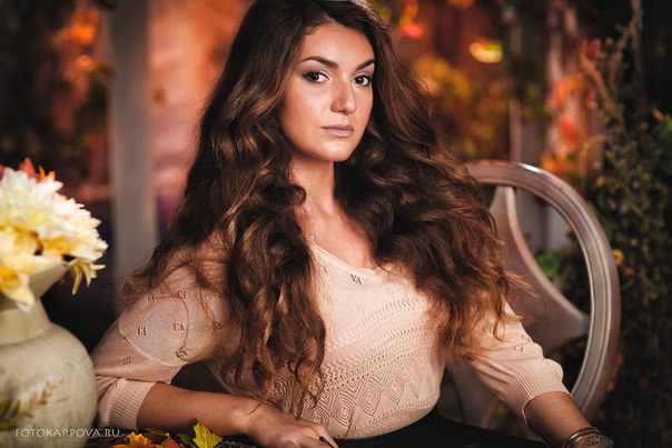 Пряча прозрачность глаз за стеклами, растрепанность волос под капюшонами мы встречаем осень …. 06