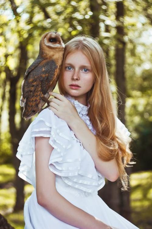 Ищу модель, блондинку с длинными волосами и большими глазами. 04