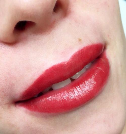 Перманентный макияж или татуаж появился уже давно, и сейчас это искусство достигло новых высот! 01