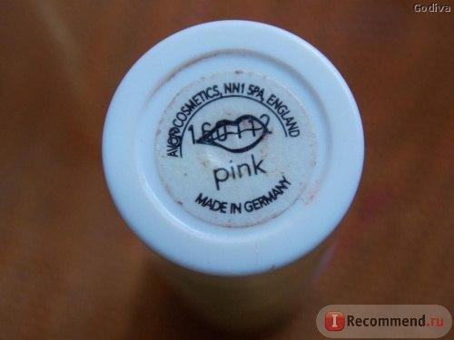 Достоинства: - красивый оттенок, - питает и увлажняет губы, идеально смягчает губы, красивая упаковка. 01