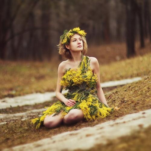 Ищу модель, блондинку с длинными волосами и большими глазами. 08