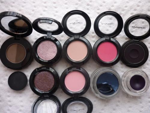 Всем привет!  Продам косметику так как нужны деньги! 01