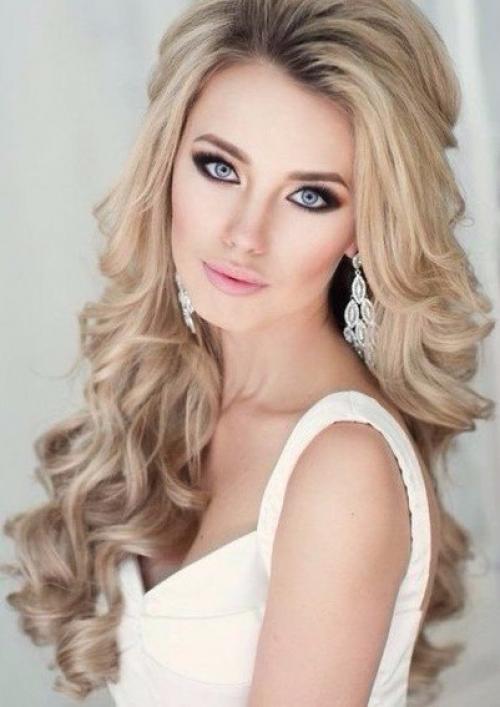 Сколько времени вы тратите на макияж?  30 минут в день?  час?  Задумайтесь над цифрами: 365 дней x 30 мин = 182 часа или 8 суток в год! 02