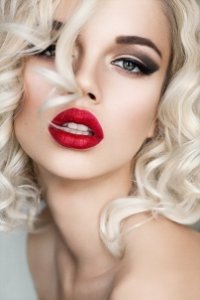 Новогодний макияж 2015 с фото и советами визажистов для выполнения самостоятельно в домашних условиях. 03