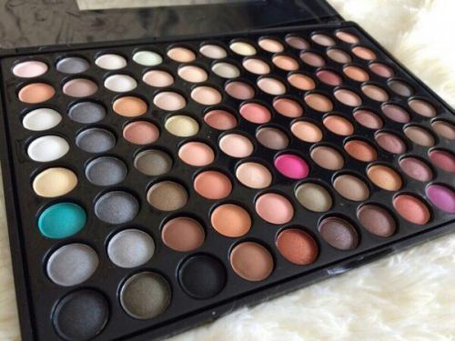 Набор теней для век из 88 оттенков с шиммером. 01 Набор теней для век из 88 оттенков с шиммером. 01