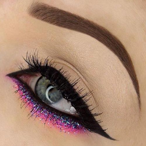 Макияжу глаз всегда необходимо уделять особое внимание. 05