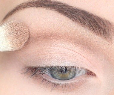 Пример Новогоднего дымчатого макияжа глаз). 01