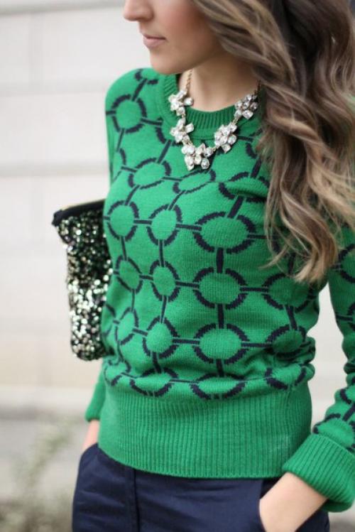 Изумруд.  Один из самых привлекательных оттенков зеленого, он не собирается сдавать позиций и часто встречается на подиумах и в витринах магазинов. 03